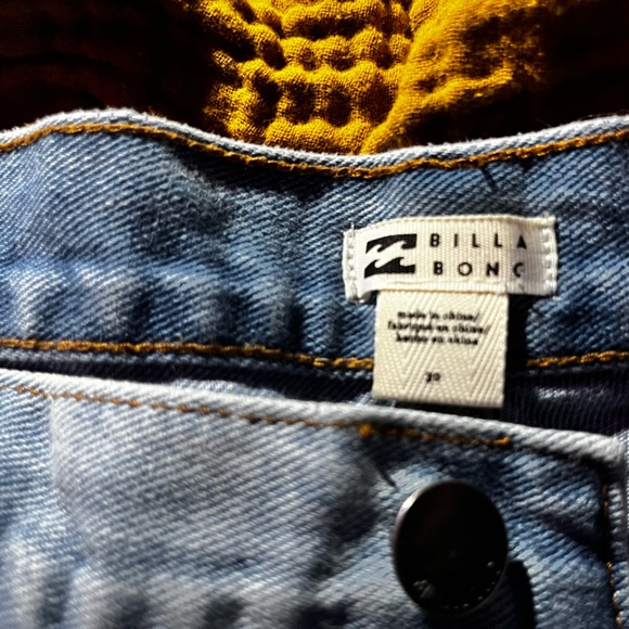 Billabong Jean Shorts frayed ends light blue Size 30 large womens - Picture 4 of 15